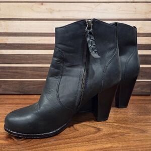 Joie - Matte Black Leather Heeled Dalton Western Ankle Bootie - Size 39